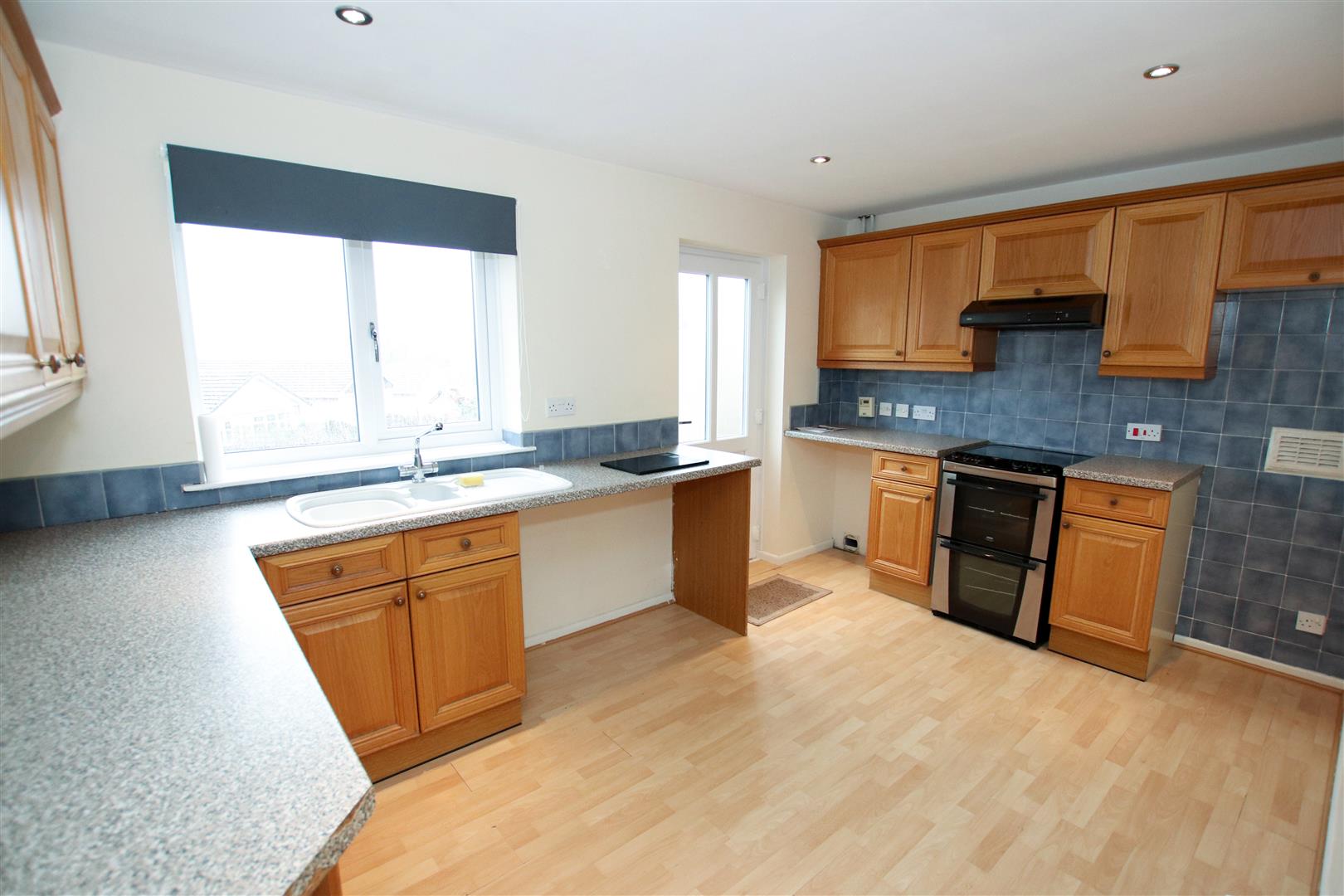 FITTED KITCHEN / BREAKFAST ROOM
